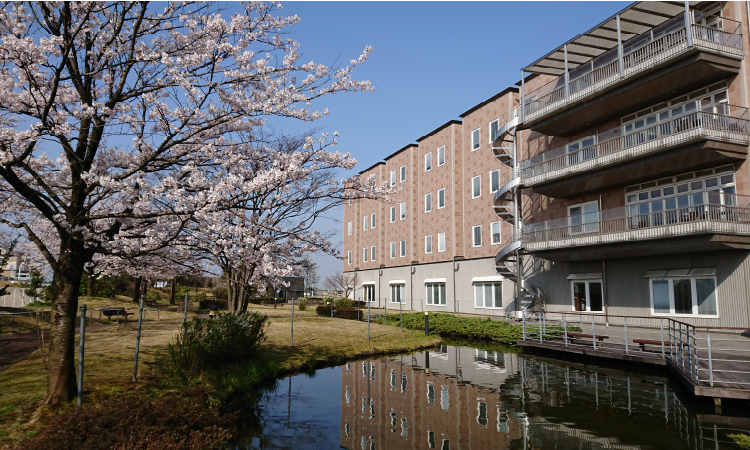 野村病院　庭園外観